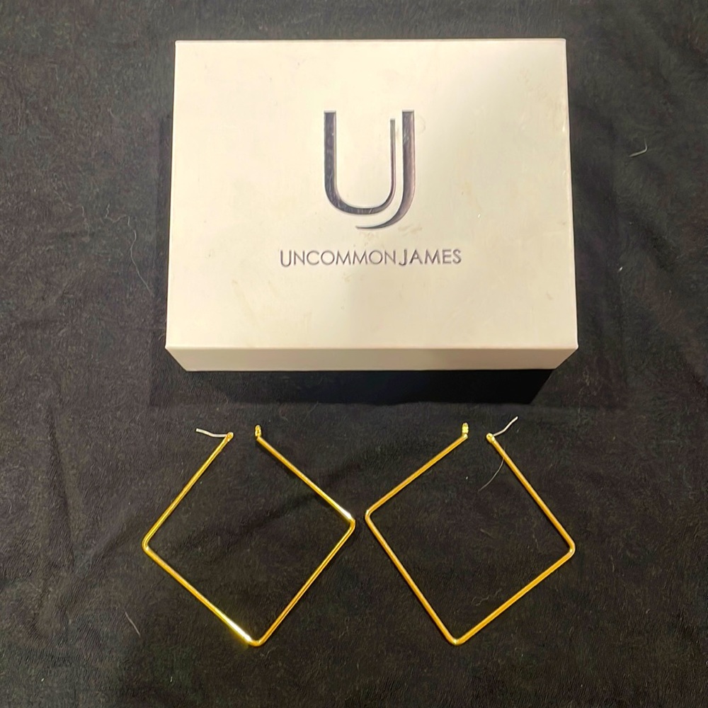 Urban James Girl Boss Square Hoops Size Large